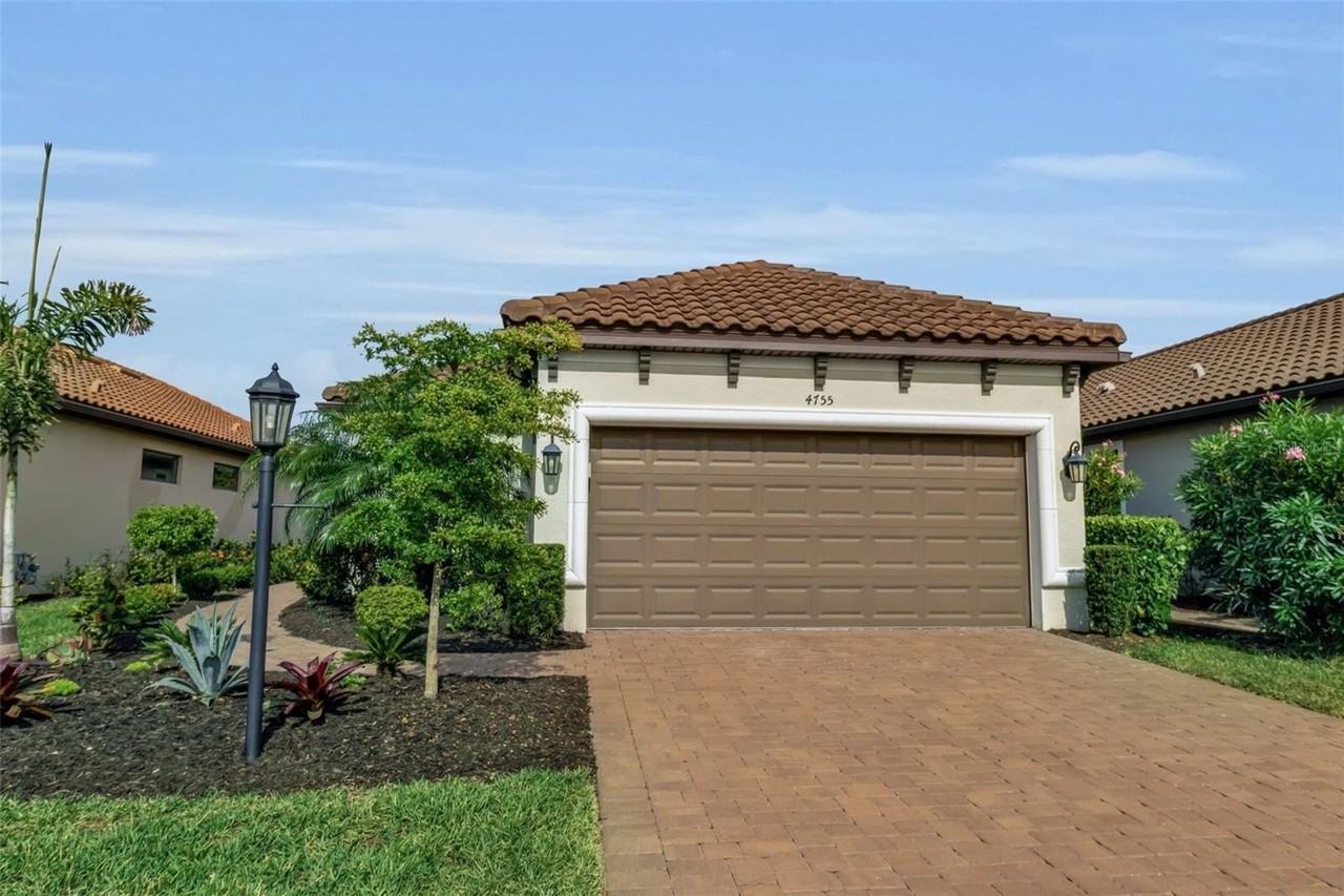 4755 Motta Ct - Photo 2 of 50