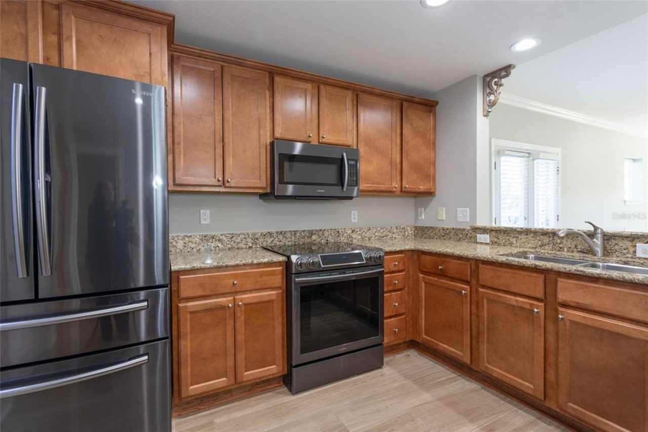 300 Bella Harbor Ct - Photo 4 of 39