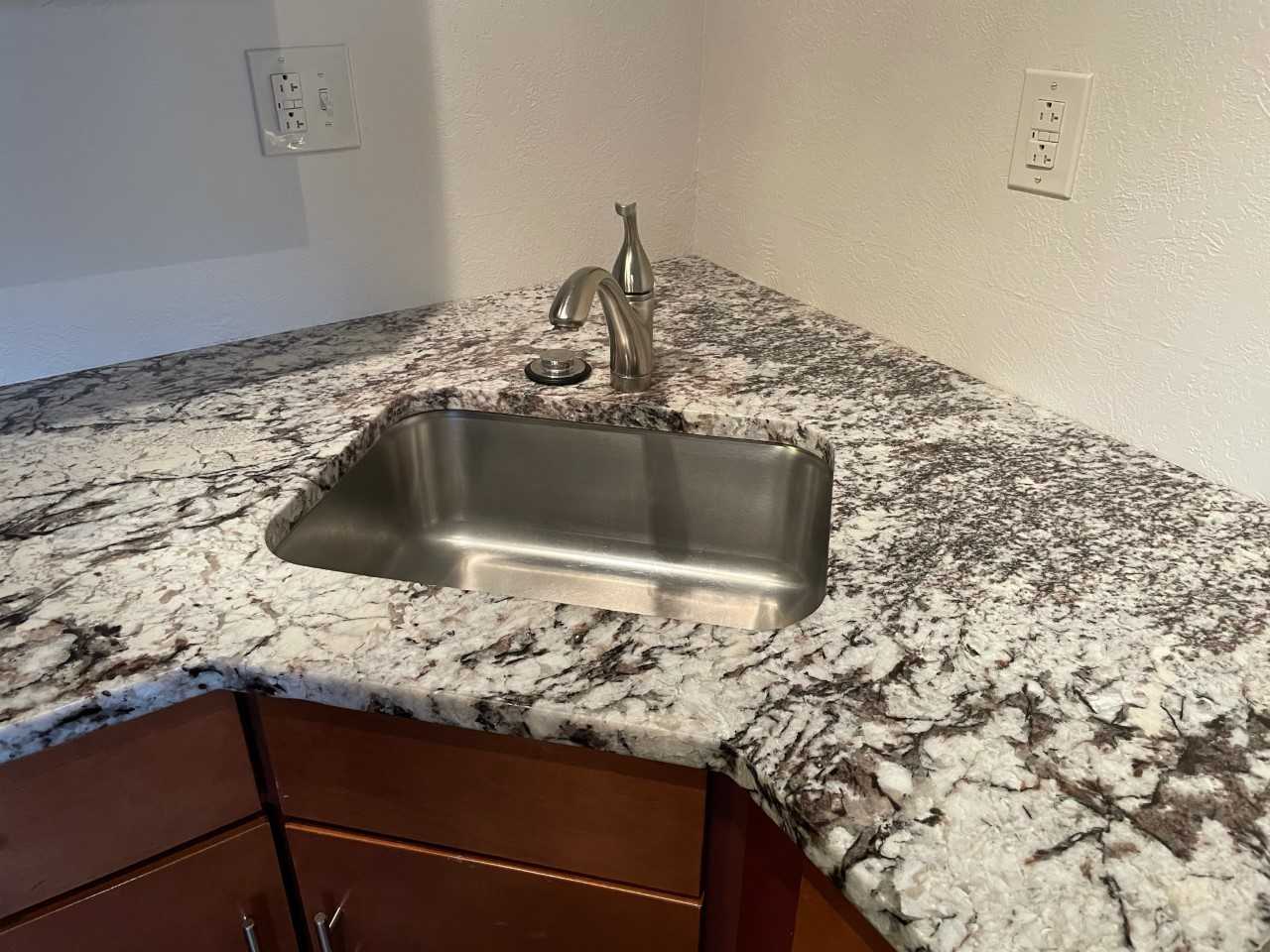 837 Highview St #3 - Photo 6 of 17