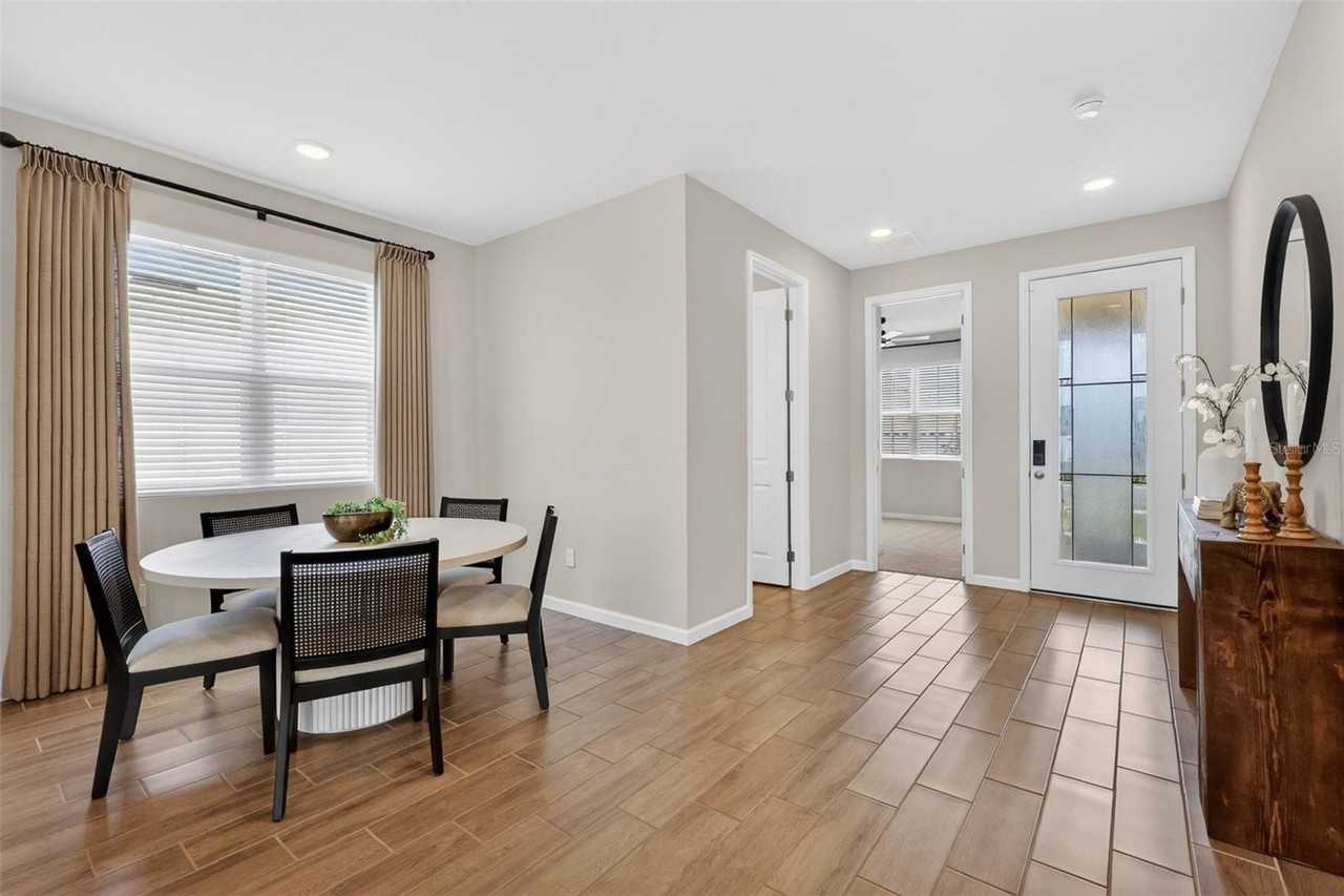 3710 Malad Way - Photo 5 of 50