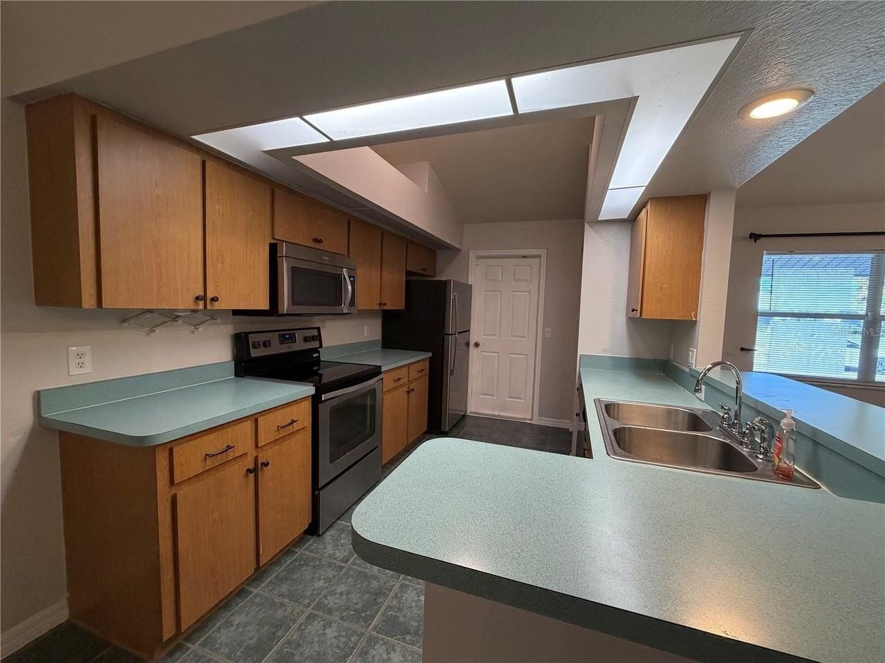 4847 Luther Ave - Photo 6 of 34