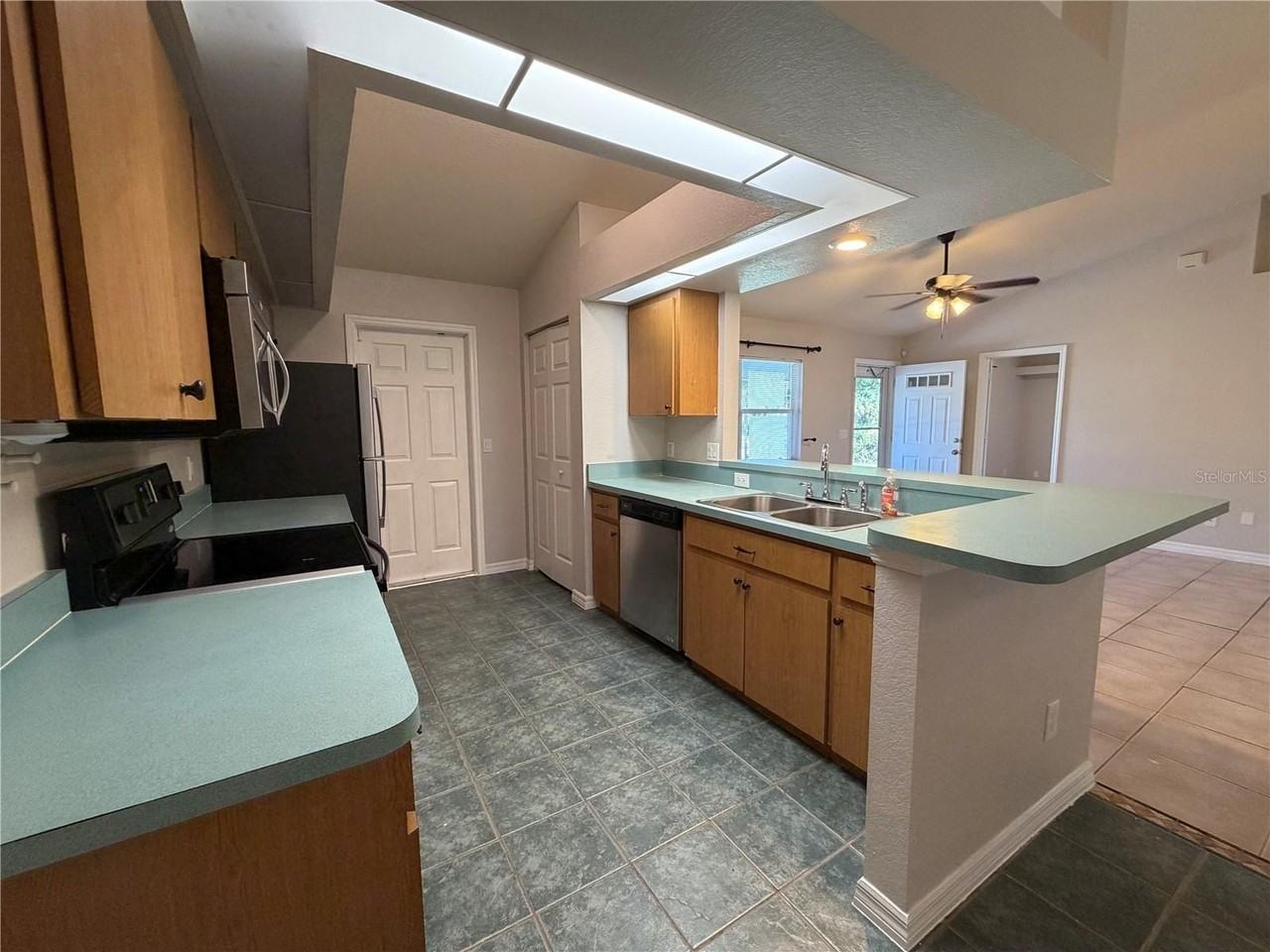 4847 Luther Ave - Photo 7 of 34