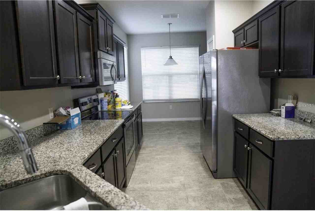 4840 Poolside Dr - Photo 4 of 18