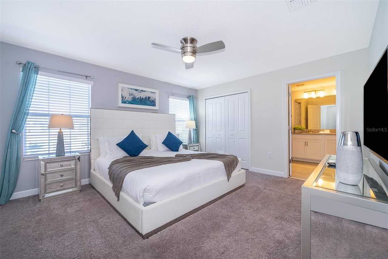 8982 Stinger Dr - Photo 3 of 37