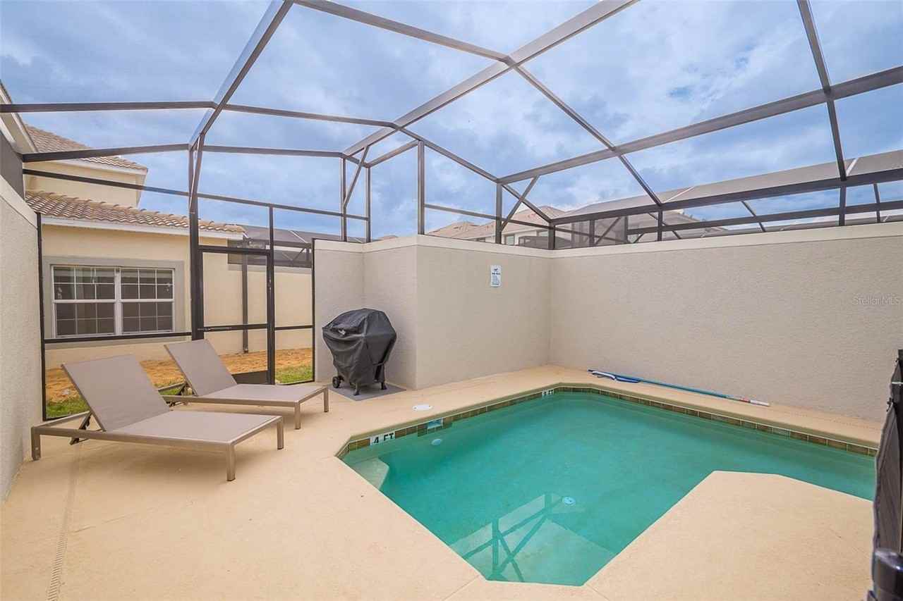 8982 Stinger Dr - Photo 4 of 37