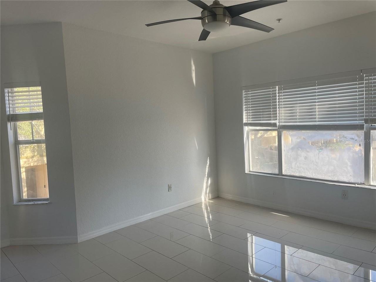 2262 Grand Central Pkwy #3 - Photo 3 of 15