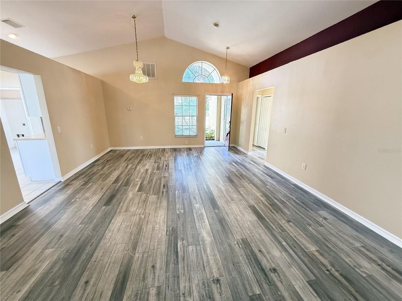13047 Bridleford Dr - Photo 2 of 33