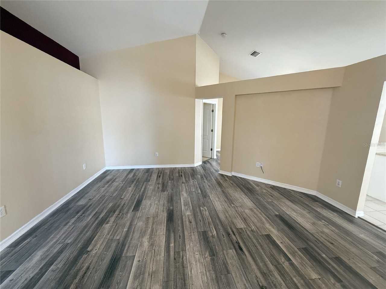13047 Bridleford Dr - Photo 3 of 33