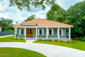 featured image of 5 Hanging Oak Cir