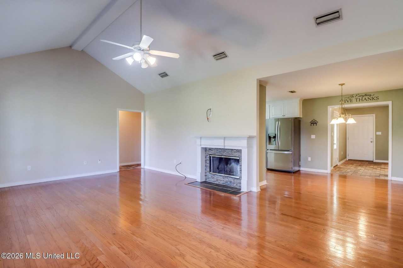 17259 Moran Rd - Photo 5 of 20
