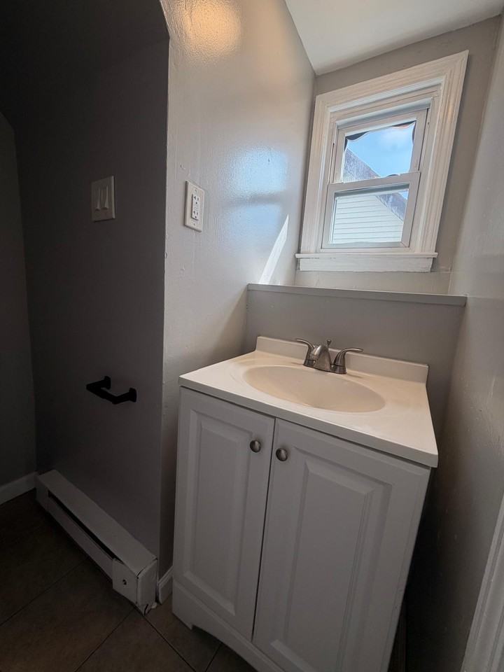 467 Connecticut Ave #3 - Photo 3 of 9
