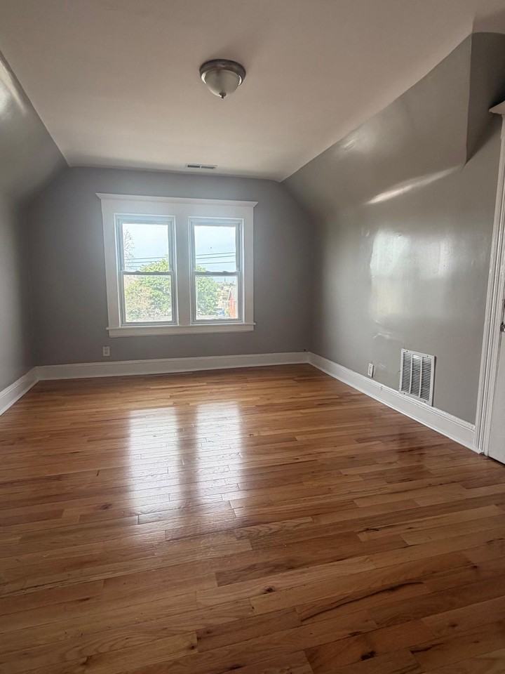 467 Connecticut Ave #3 - Photo 6 of 9