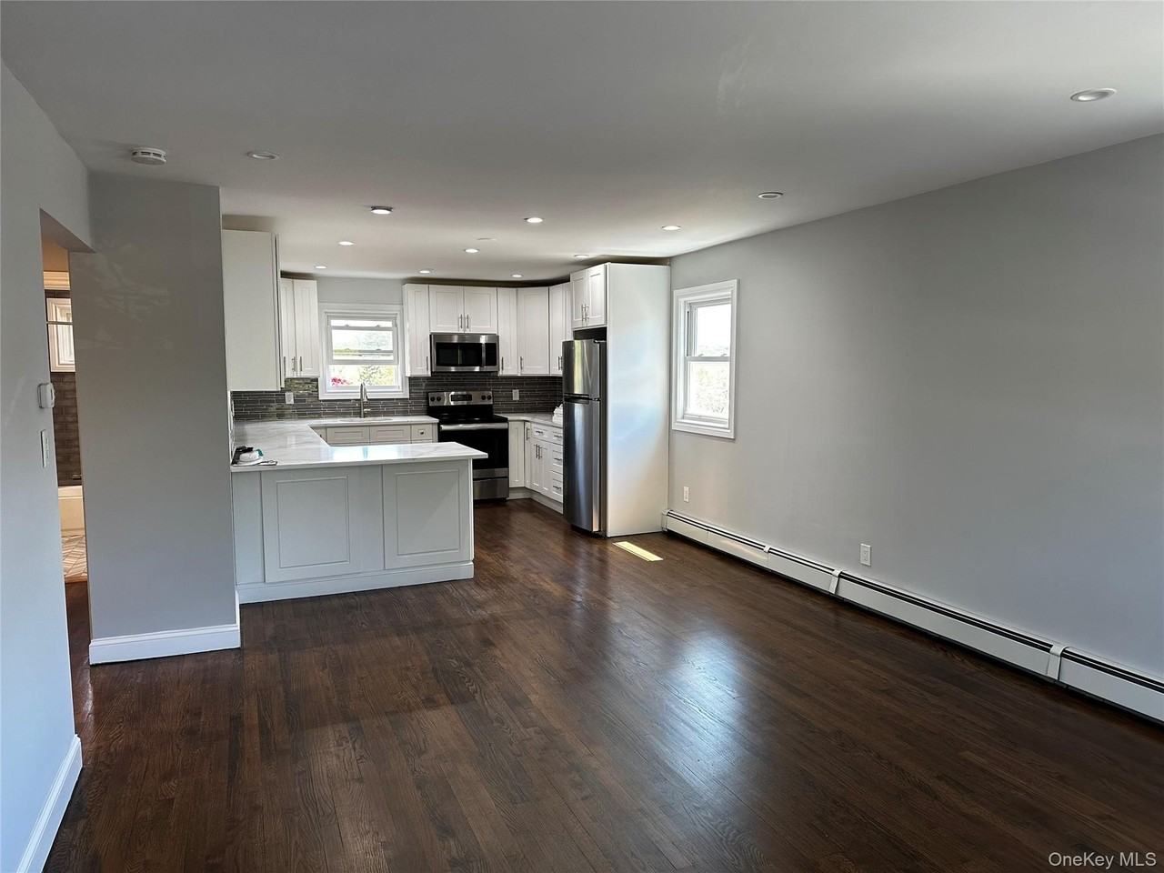 56 Marwood Rd N #2ndFL - Photo 3 of 11