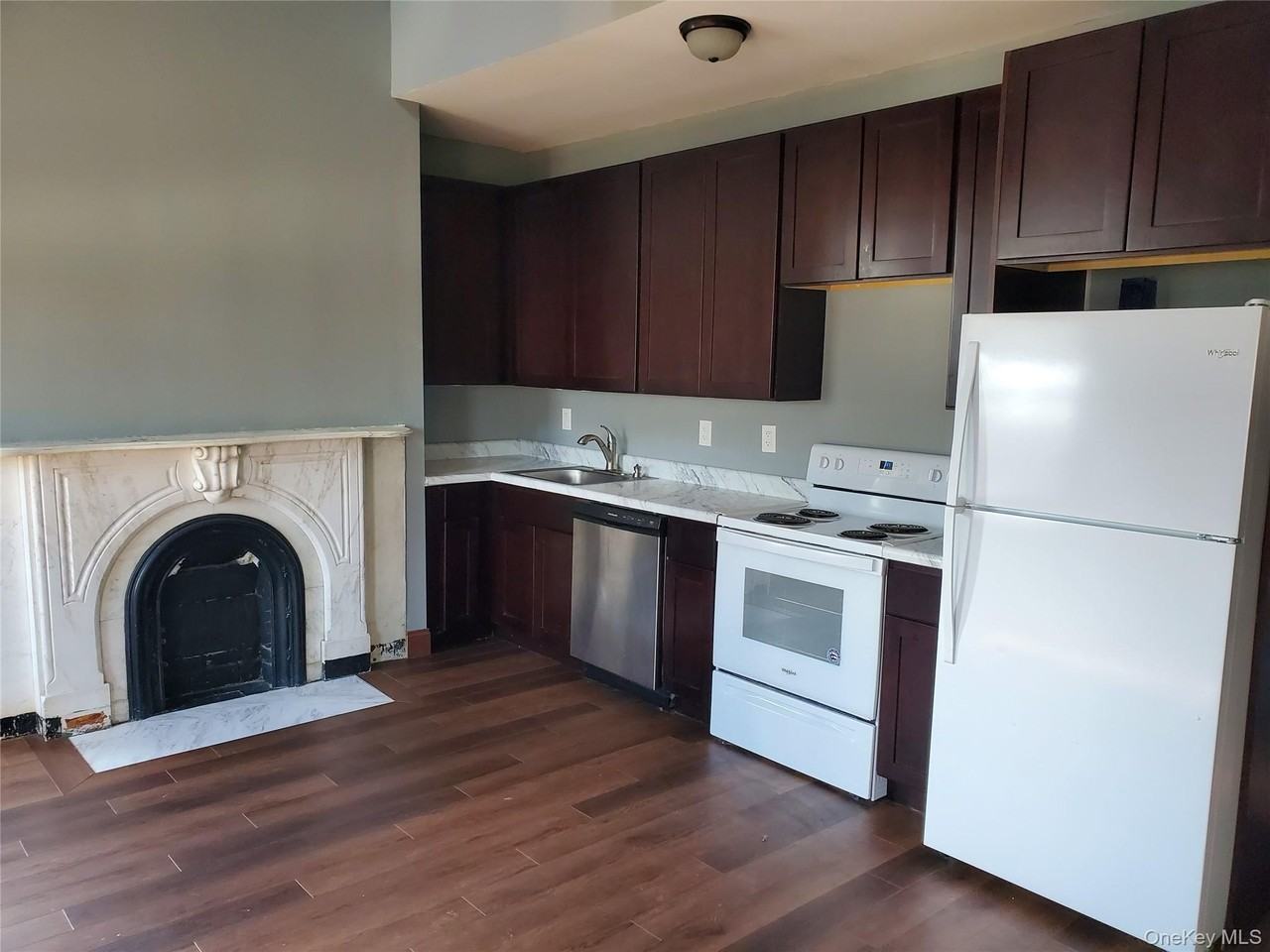 22 Ridge Ave #4 - Photo 2 of 8