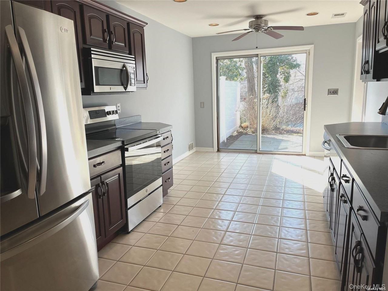 132 Fairfield Dr - Photo 7 of 32