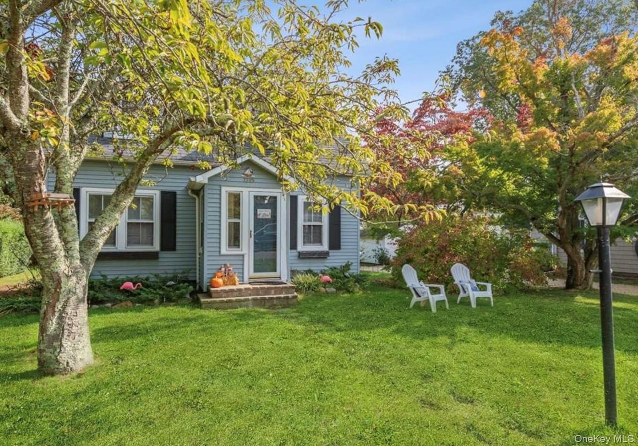 1385 Old Shipyard Ln - Photo 4 of 17