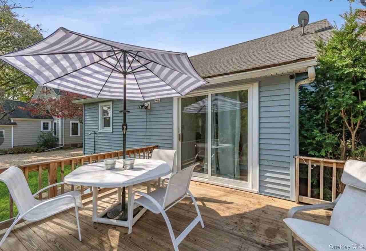 1385 Old Shipyard Ln - Photo 5 of 17