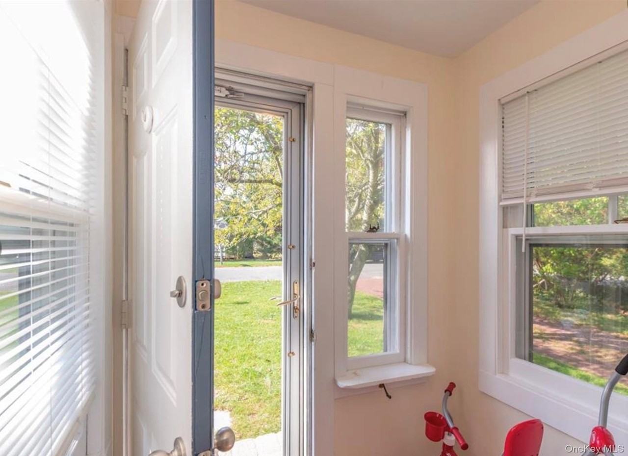 1385 Old Shipyard Ln - Photo 6 of 17