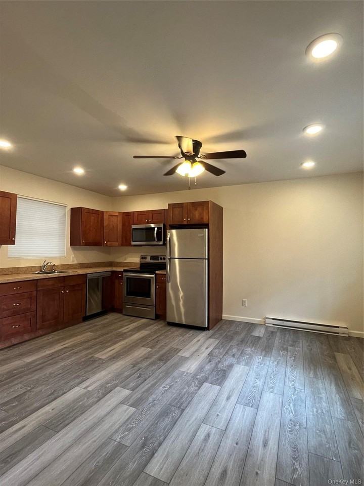 73 Webster Ave #A - Photo 4 of 10