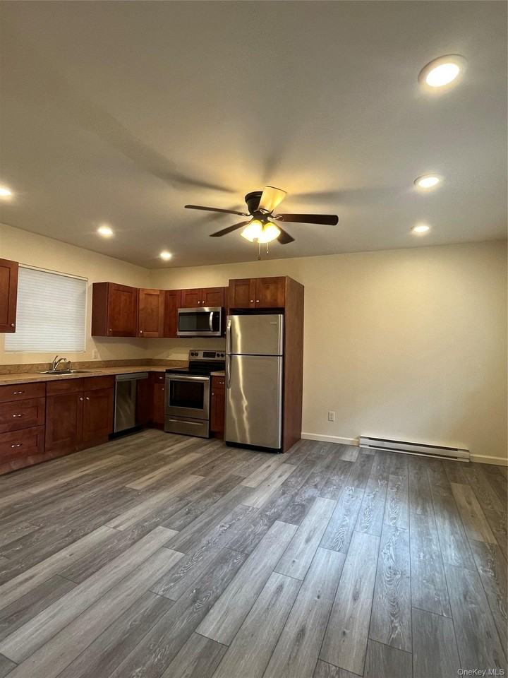 73 Webster Ave #A - Photo 5 of 10