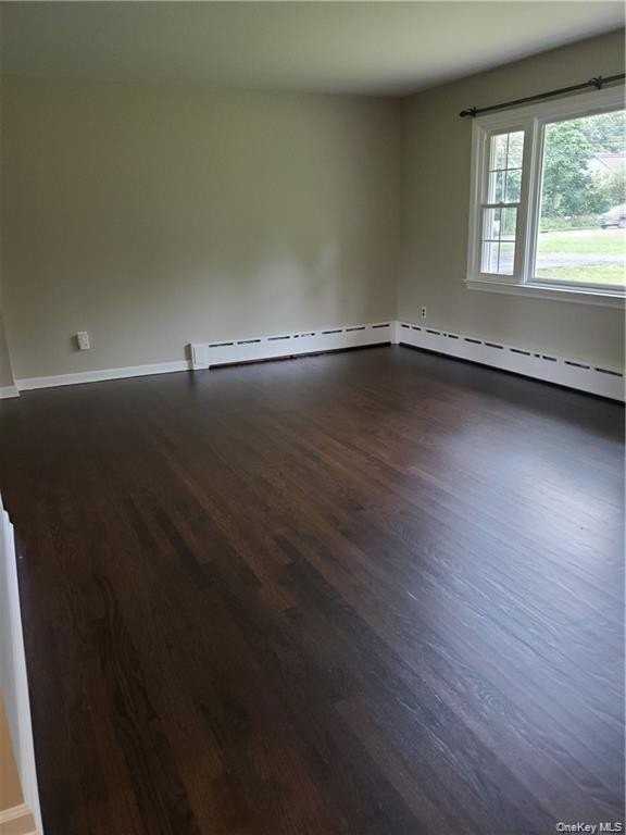 349 S Middletown Rd - Photo 4 of 9