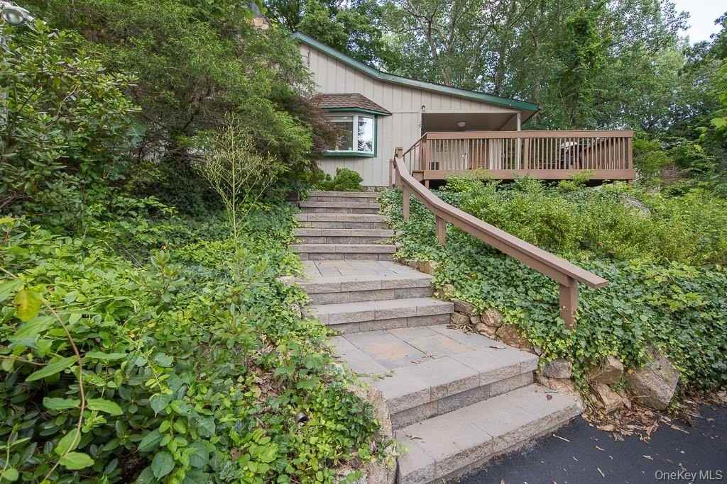 56 Bluff Ave - Photo 2 of 26