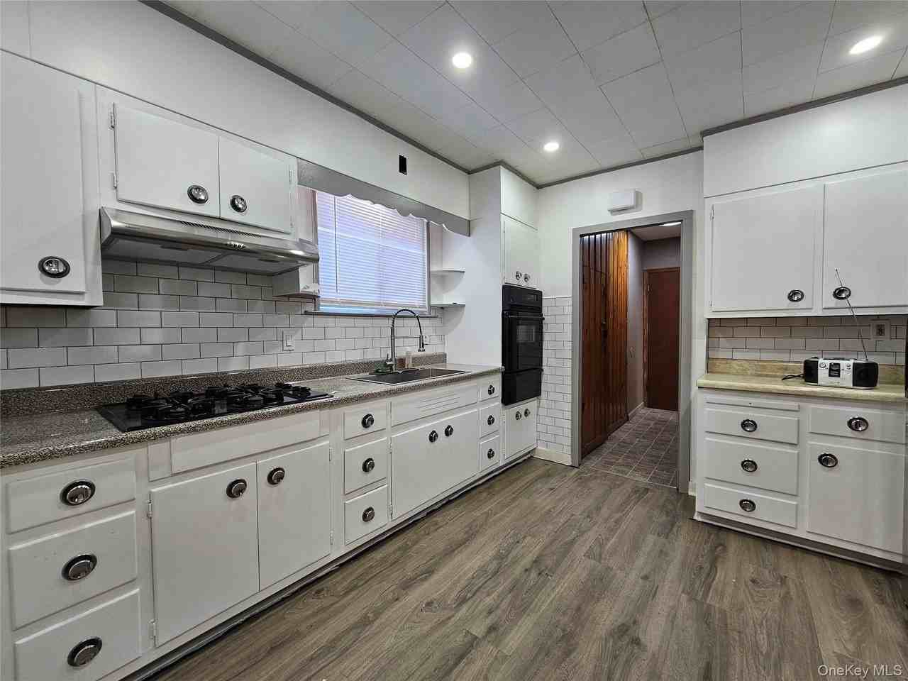 704 Tower Ave #A - Photo 5 of 24