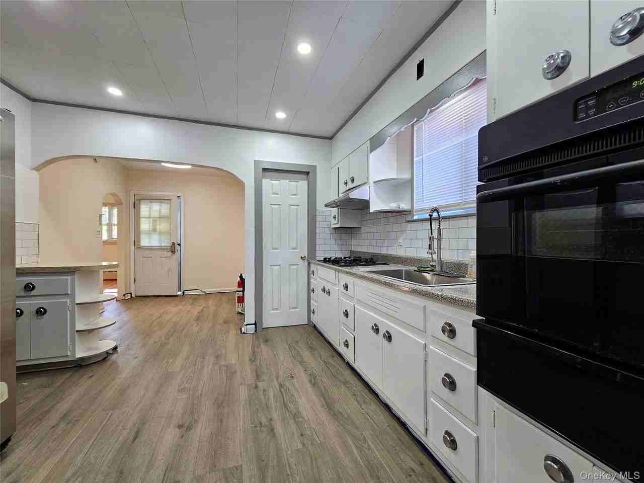 704 Tower Ave #A - Photo 6 of 24