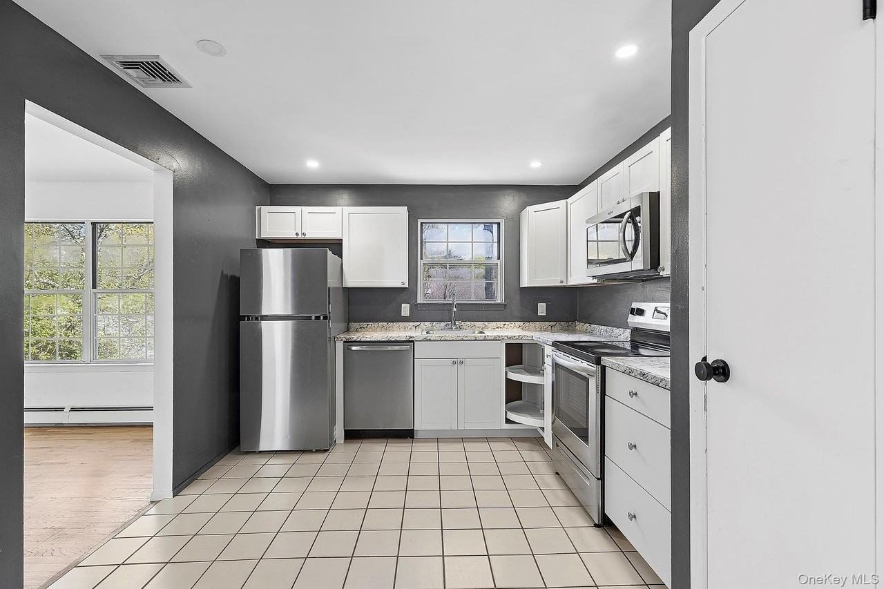 65 16th St - Photo 4 of 16