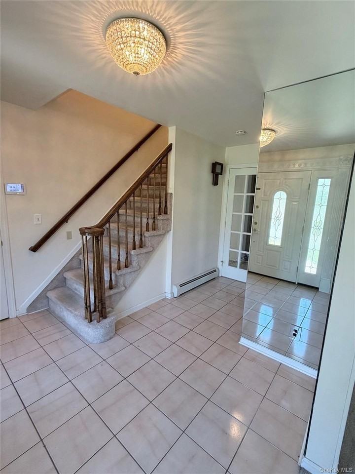 216 Maple Ave - Photo 2 of 31