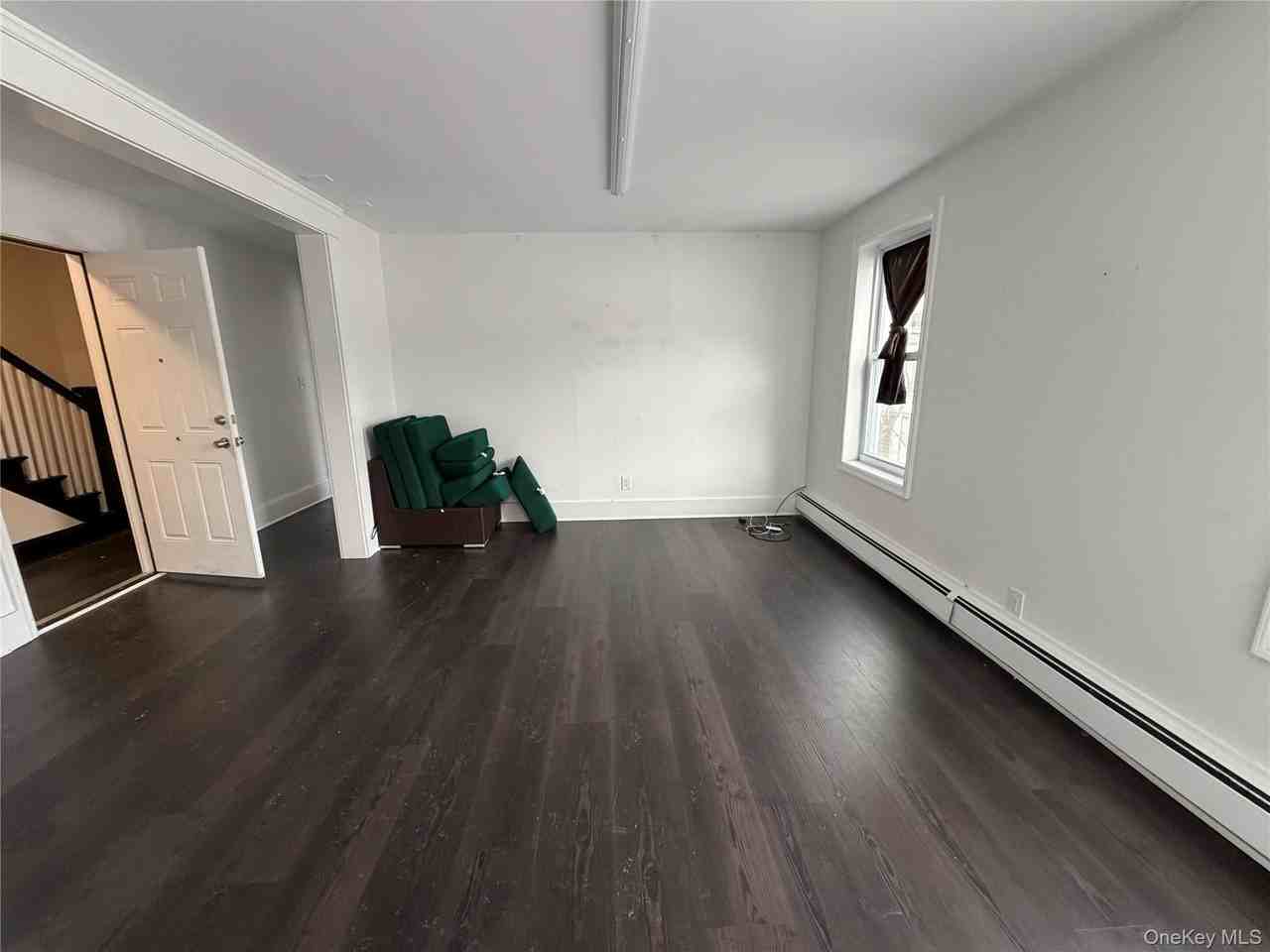 304 Main St - Photo 3 of 9