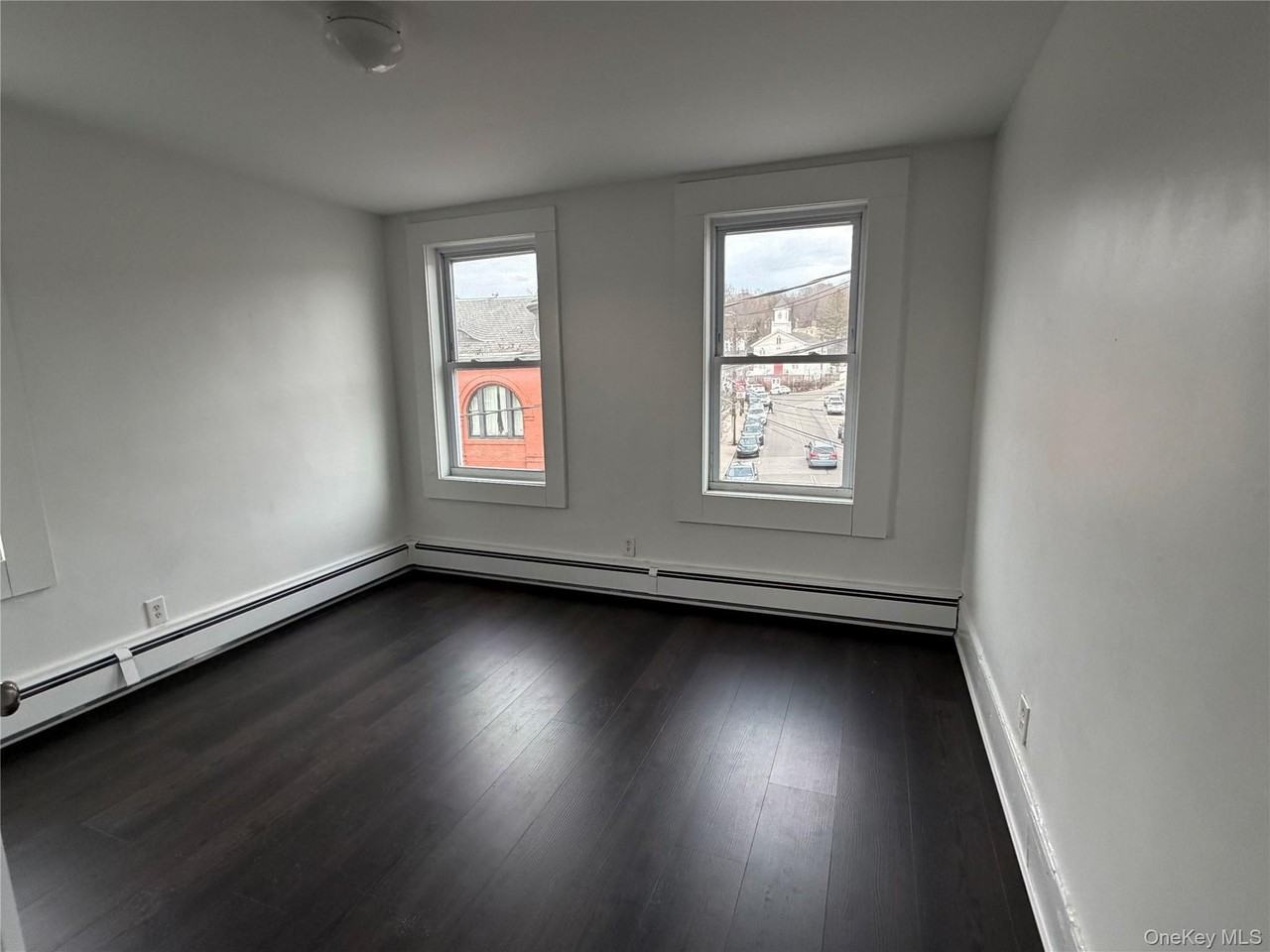 304 Main St - Photo 4 of 9