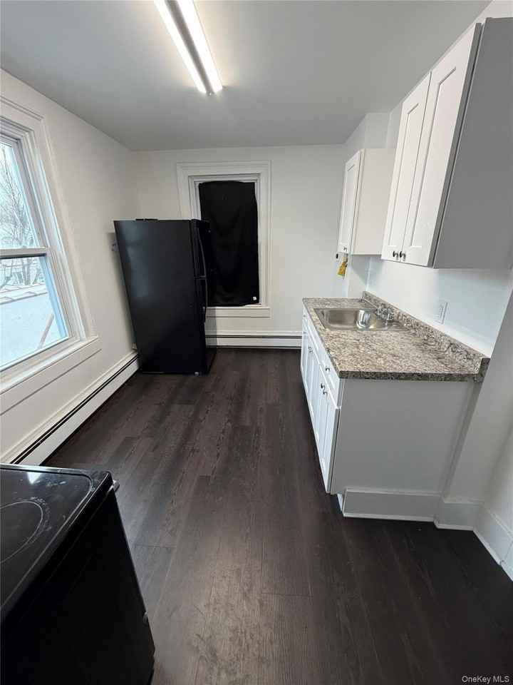 304 Main St - Photo 6 of 9