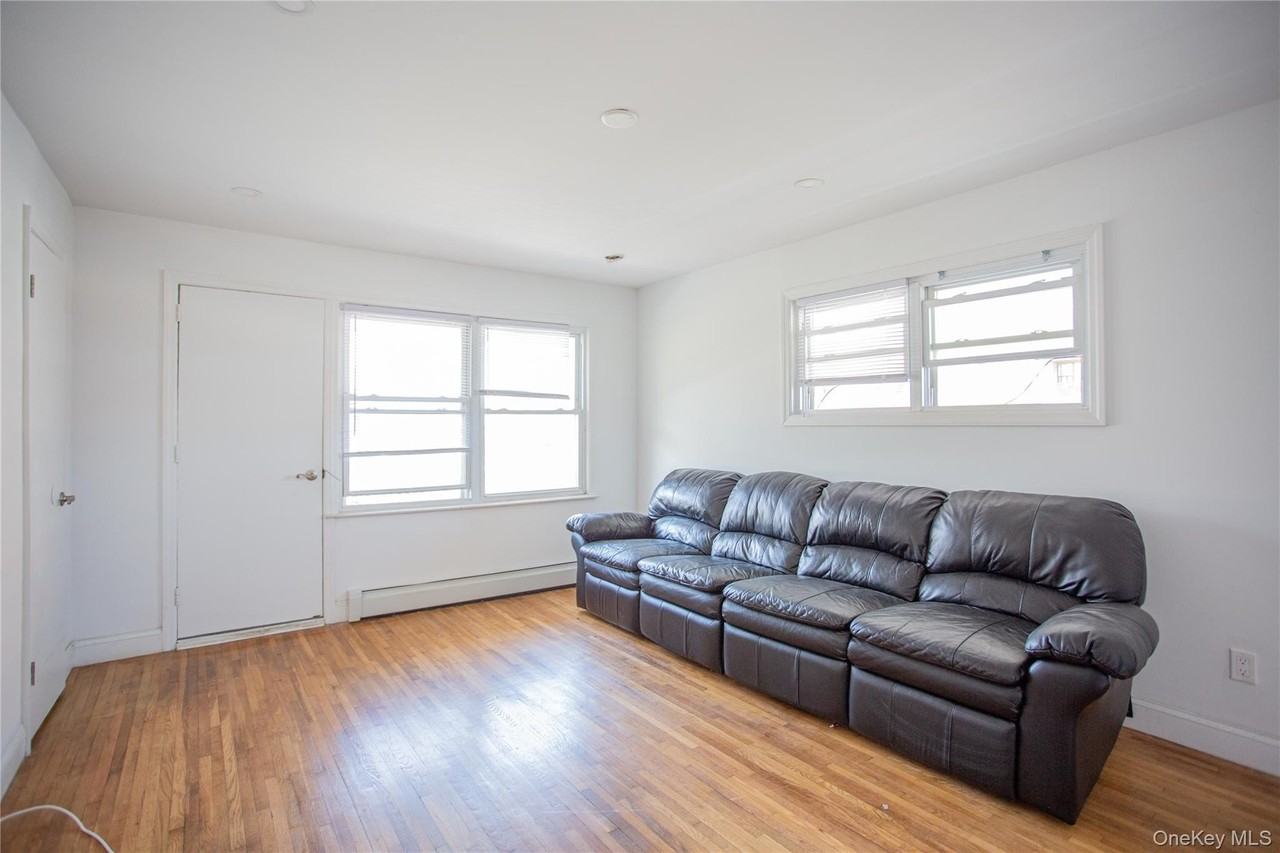 330 E Broadway #202 - Photo 4 of 21