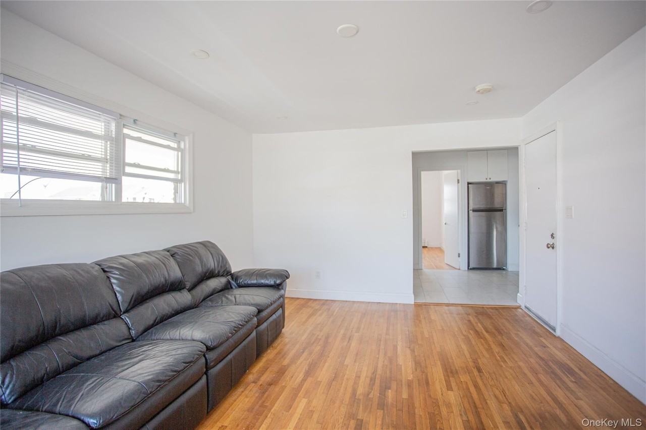 330 E Broadway #202 - Photo 7 of 21