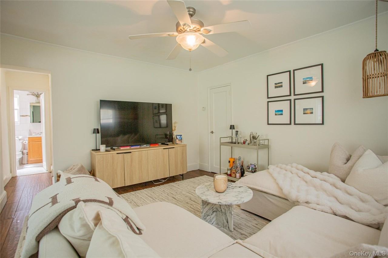 557 Shore Rd - Photo 6 of 16