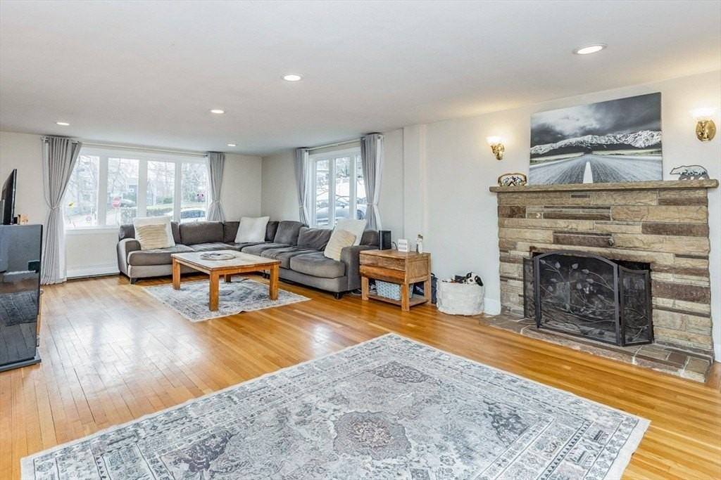 52 Albemarle Ave #52 - Photo 3 of 23