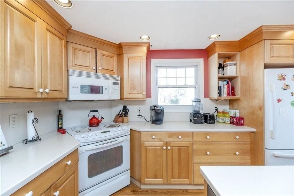 52 Albemarle Ave #52 - Photo 7 of 23