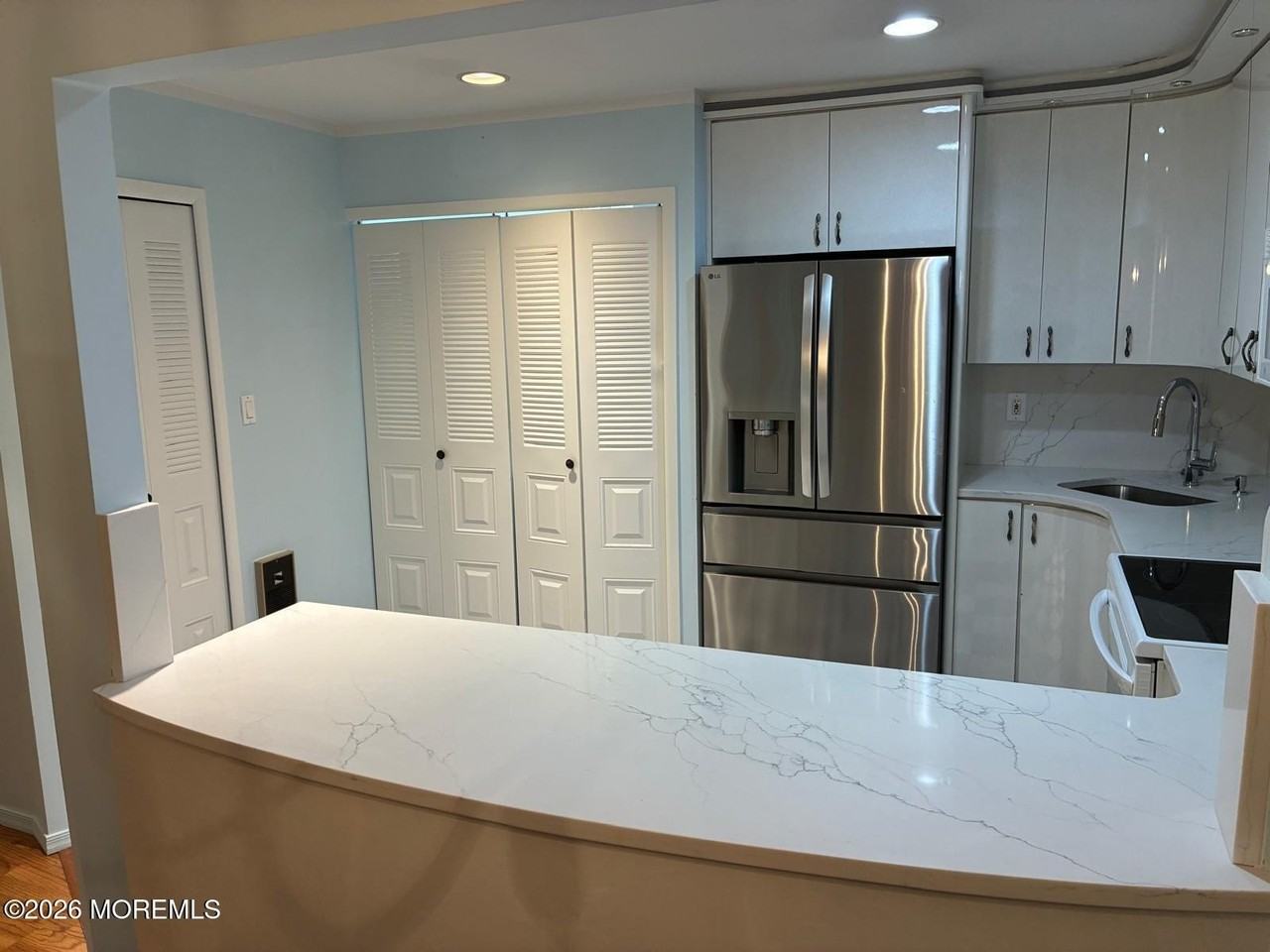 131 Amberly Dr #J - Photo 3 of 18