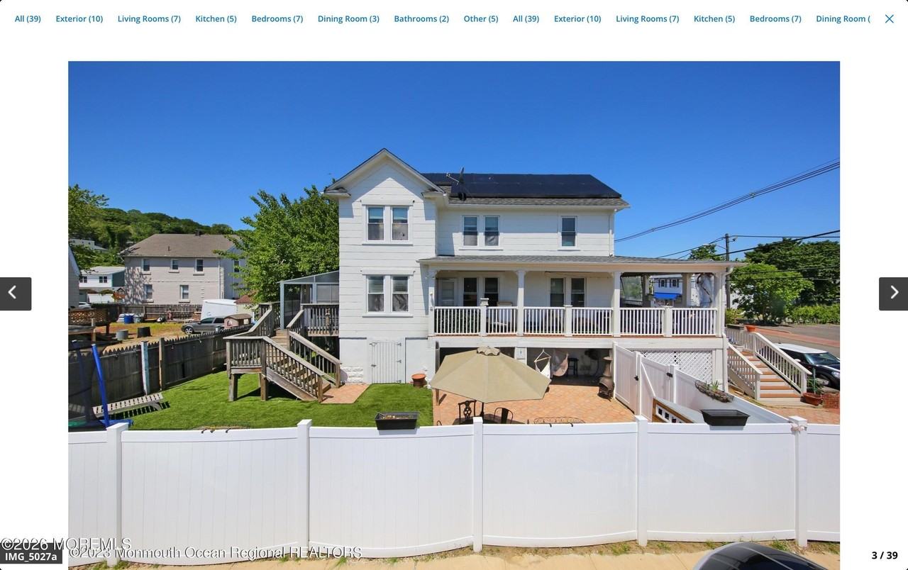 179 Bay Ave - Photo 3 of 23