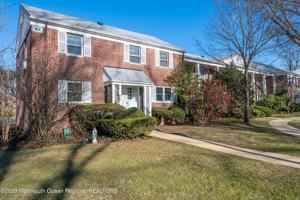 featured image of 19 Manor Dr #202