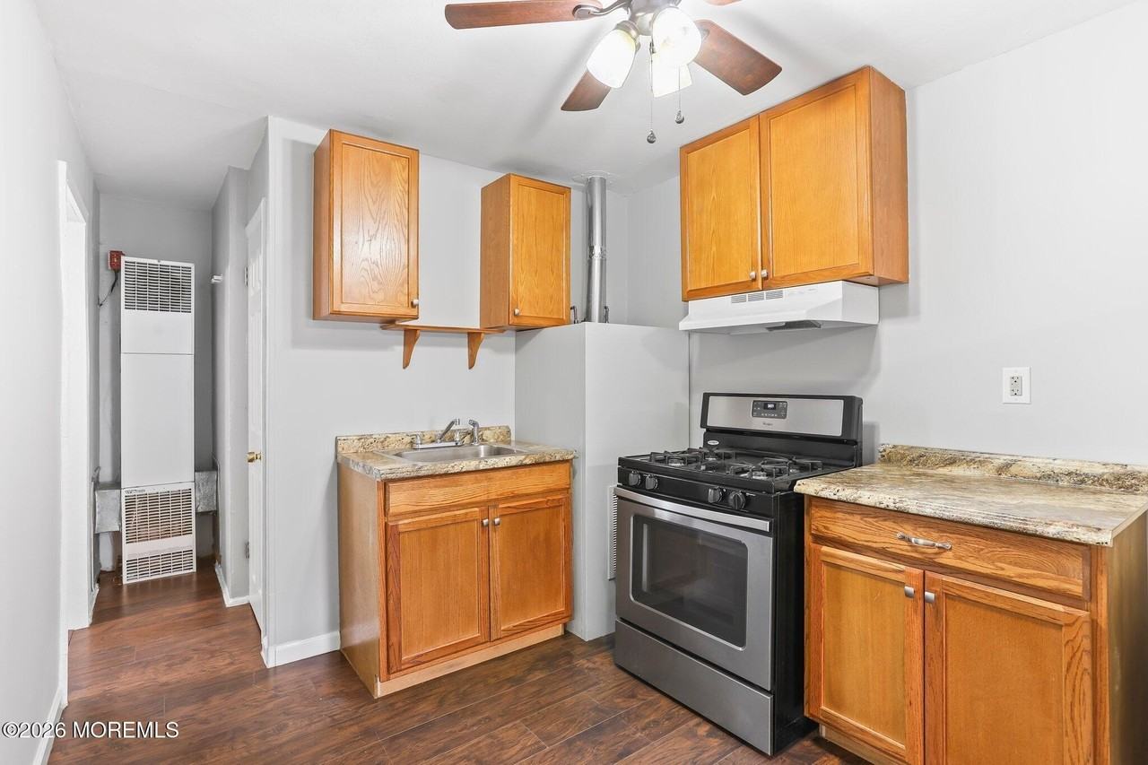 42 Center Ave #3 - Photo 3 of 11