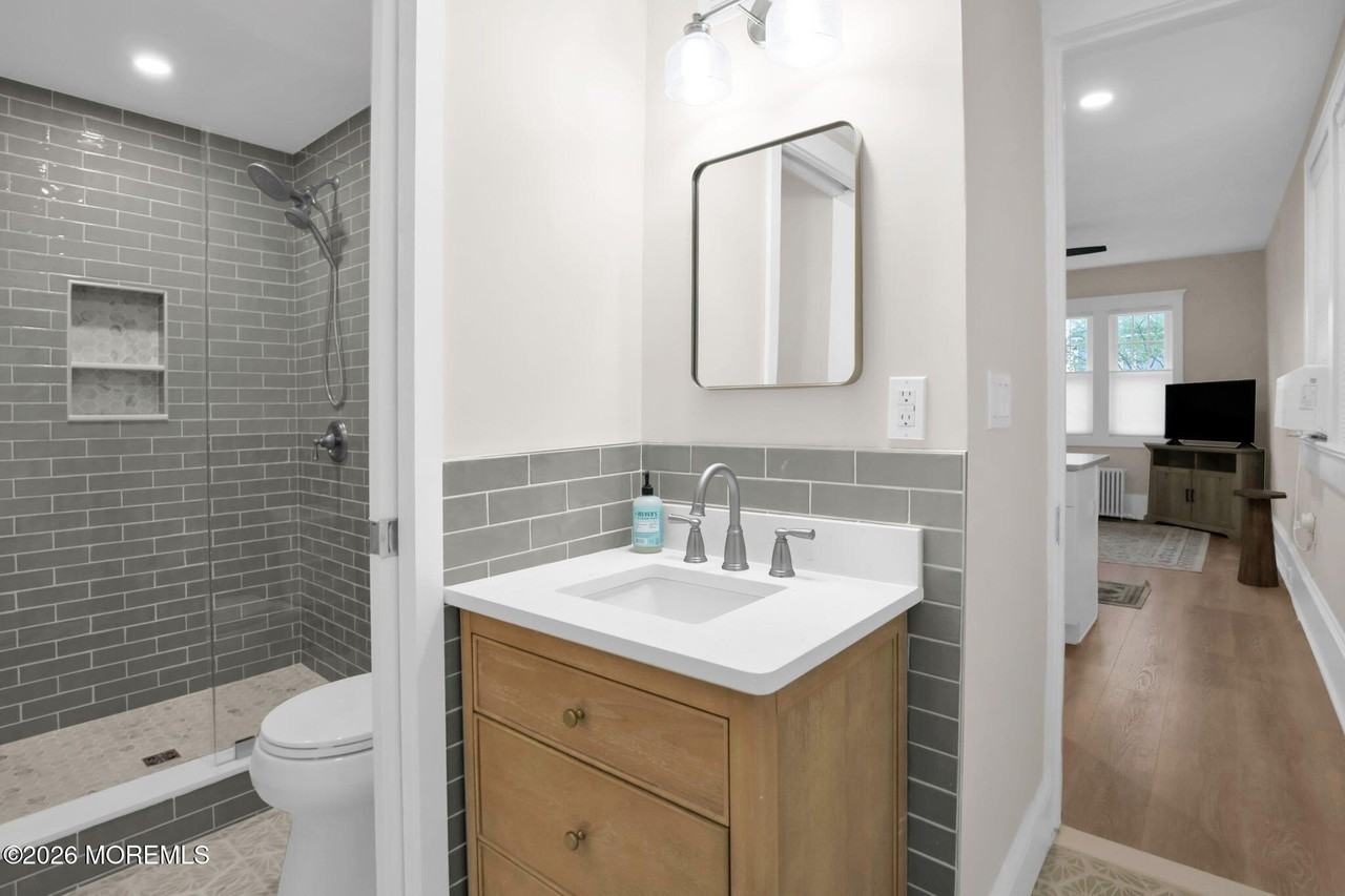 301 8th Ave #1 - Photo 6 of 47