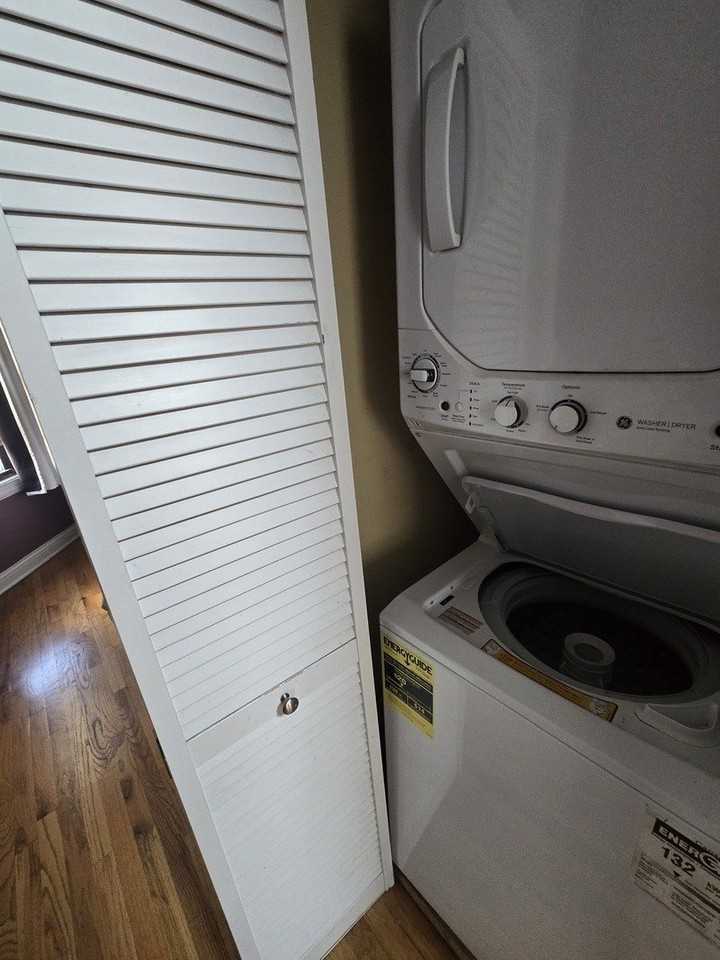 1321 W Grand Ave #4R - Photo 7 of 8
