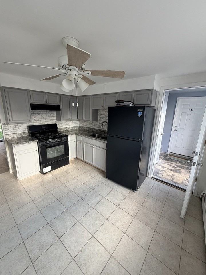 5139 W 79th St #2SOUTH - Photo 2 of 8