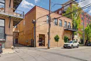 2342 W Saint Paul Ave #211 - Photo 1 of 1