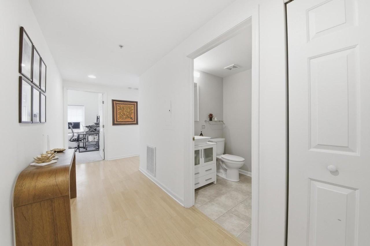 200 N Addison Ave #501 - Photo 3 of 23