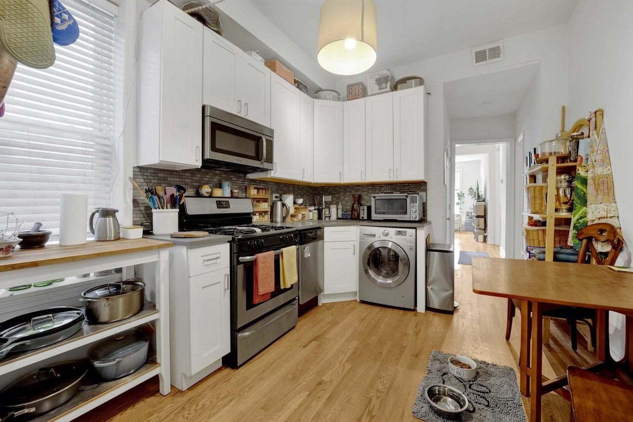 2622 W Fullerton Ave #2 - Photo 5 of 13