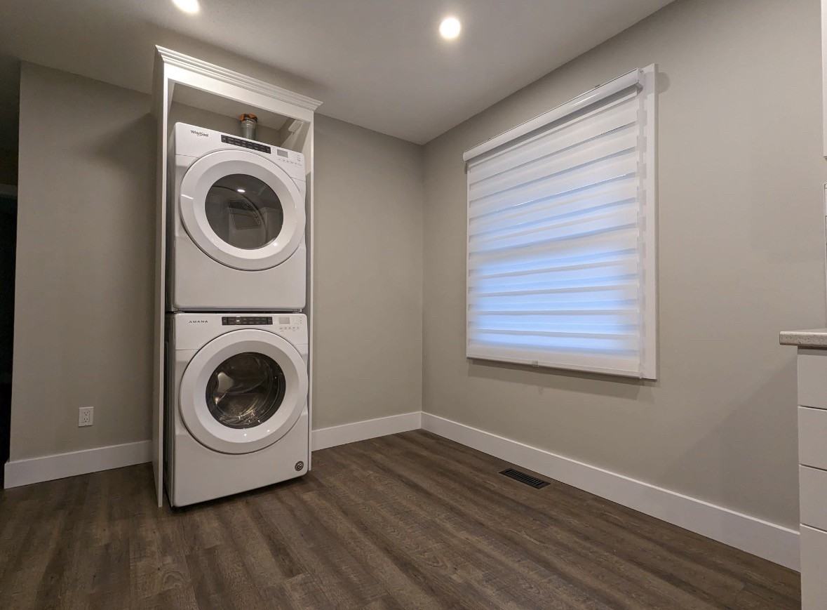 79 Hillsborough Cres - Photo 3 of 10