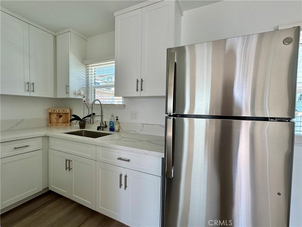 908 Manhattan Ave #D - Photo 4 of 12